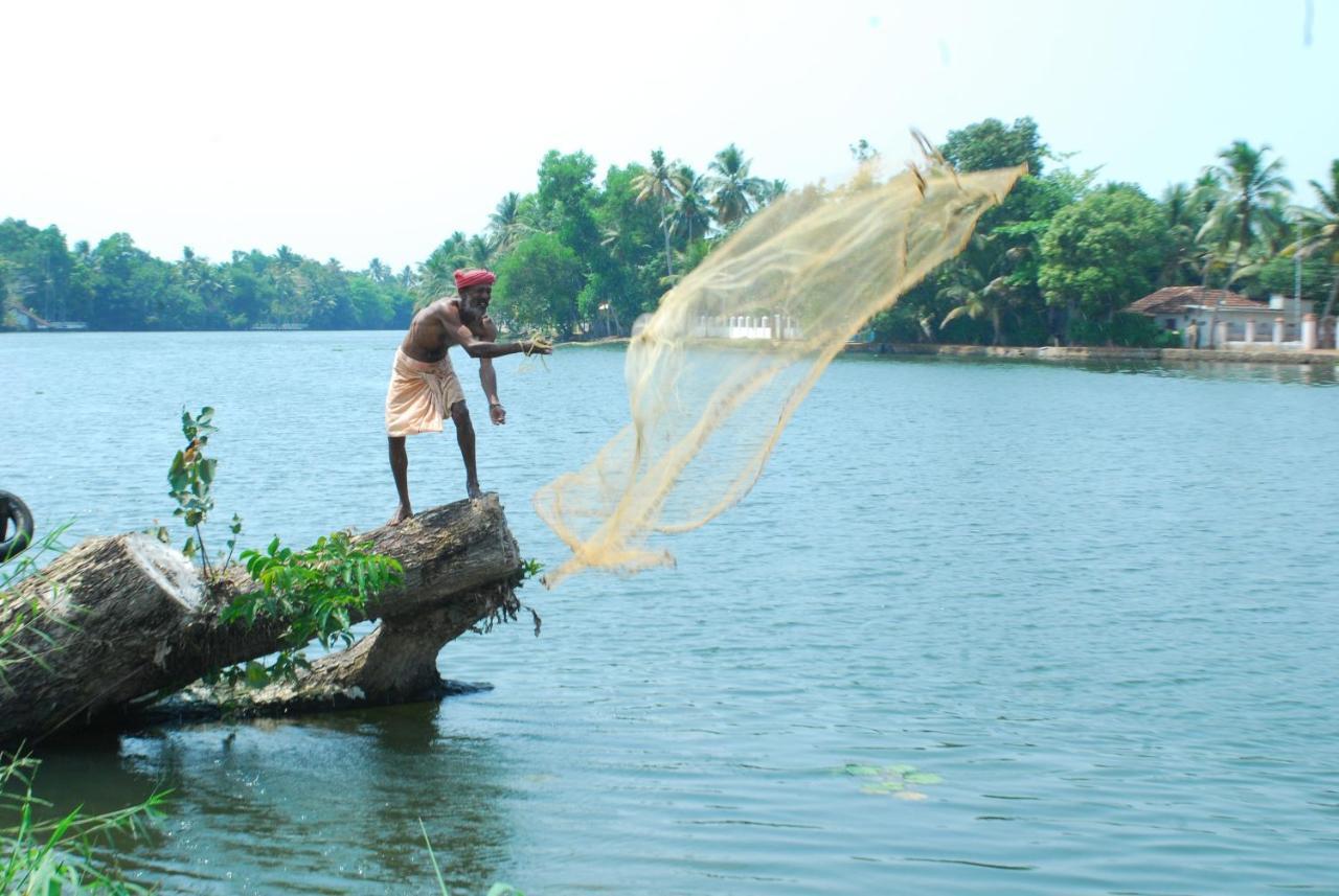 Triveny River Palace Ξενοδοχείο Alappuzha Εξωτερικό φωτογραφία