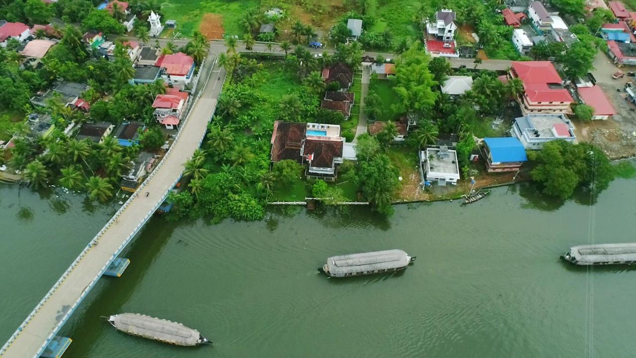 Triveny River Palace Ξενοδοχείο Alappuzha Εξωτερικό φωτογραφία